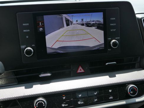 Used 2025 Kia Sportage LX FWD image 23