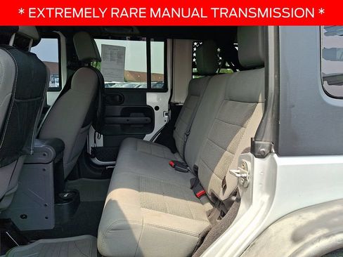 Used 2008 Jeep Wrangler Unlimited Sahara AWD/4WD image 10