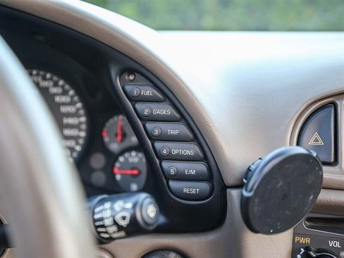 Used 2003 Chevrolet Corvette Convertible w/ Preferred Equipment Group1 image 39