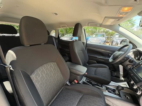 Used 2025 Mitsubishi Outlander Sport AWD image 8