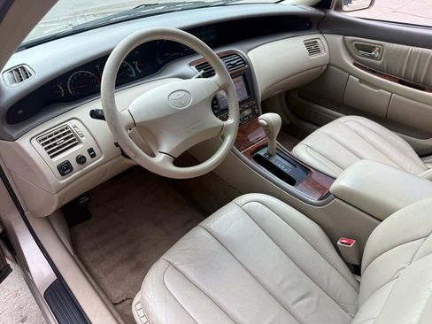 Used 2001 Toyota Avalon XL image 2