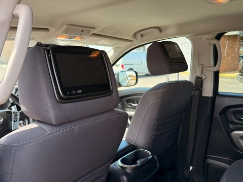 Used 2021 Nissan Titan SV w/ SV Convenience Package AWD/4WD image 12