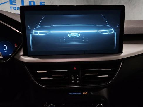 Certified 2025 Ford Escape Platinum AWD/4WD image 3