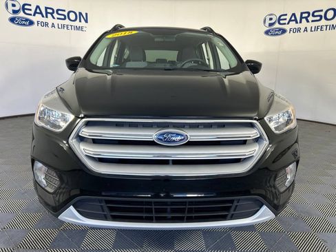 Used 2018 Ford Escape SE w/ SE Sync 3 Package AWD/4WD image 2