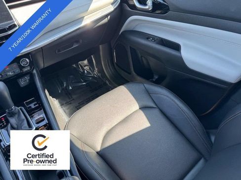 Certified 2024 Jeep Compass Limited AWD/4WD image 16