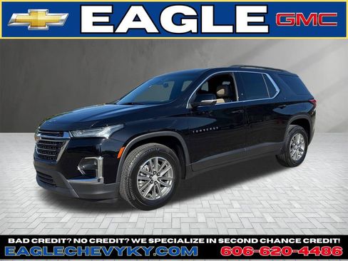 Used 2023 Chevrolet Traverse LT image 1