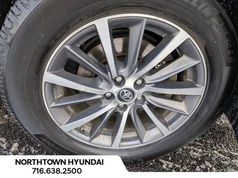 Used 2019 Toyota Highlander XLE image 50