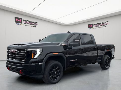 Used 2025 GMC Sierra 2500 AT4 image 8