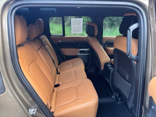 Used 2023 Land Rover Defender 110 S AWD/4WD image 19
