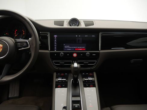 Certified 2023 Porsche Macan AWD/4WD image 30