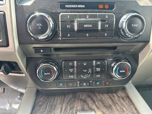 Used 2017 Ford F250 Lariat AWD/4WD image 33