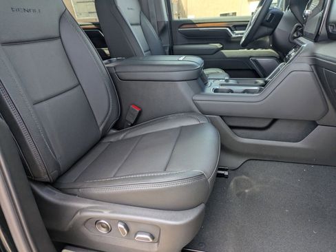 New 2025 GMC Sierra 2500 Denali w/ Denali Reserve Package image 27