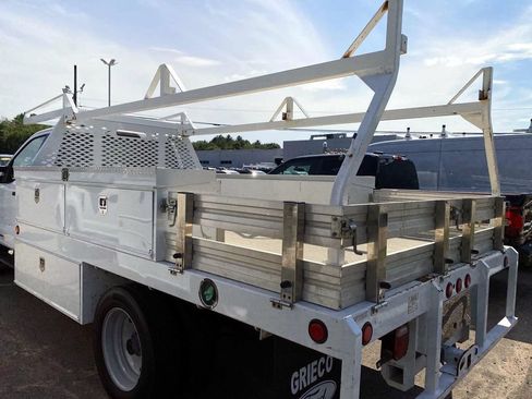 Used 2024 Ford F550 4x4 Regular Cab Super Duty image 4