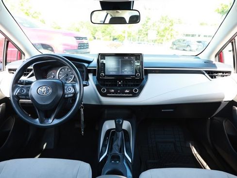 Used 2022 Toyota Corolla LE FWD image 28