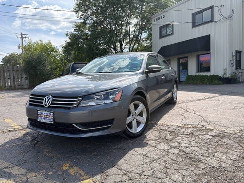 Used 2014 Volkswagen Passat 2.5 SE FWD image 1
