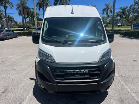 Used 2025 RAM ProMaster 2500 w/ Convenience Group FWD image 3