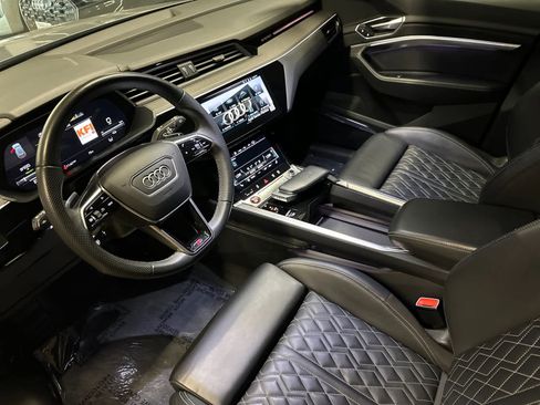 Certified 2023 Audi e-tron S Premium Plus AWD/4WD image 11