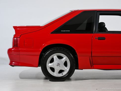 Used 1991 Ford Mustang GT RWD image 12