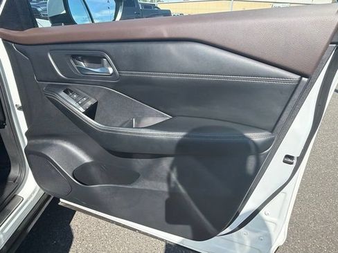 Used 2023 Nissan Rogue SV w/ SV Premium B Package AWD/4WD image 8