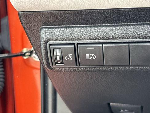 Used 2023 Toyota Corolla SE w/ SE Premium Package FWD image 23