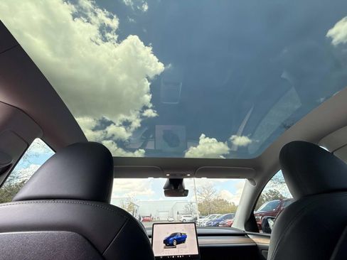 Used 2024 Tesla Model Y Long Range image 21