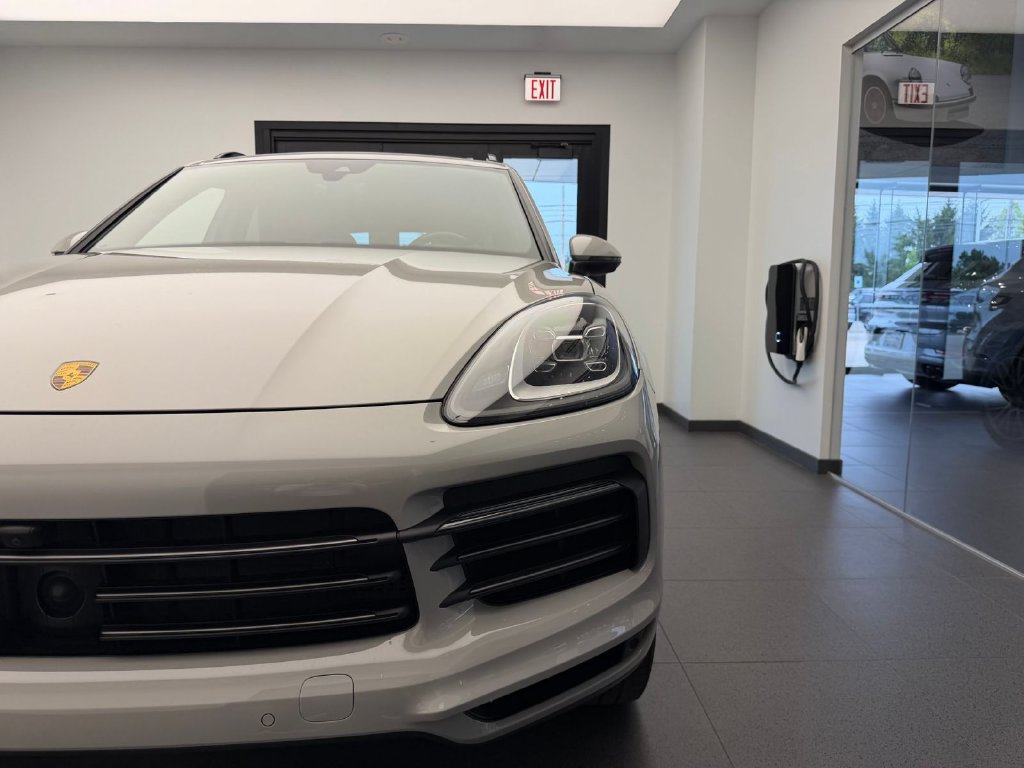Used 2023 Porsche Cayenne Platinum Edition AWD/4WD image 26