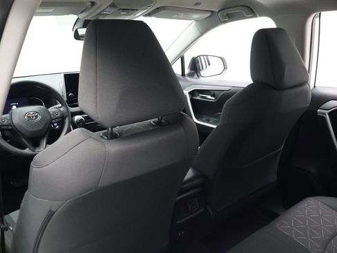 Certified 2025 Toyota RAV4 XLE FWD image 20