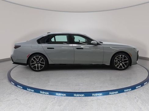 Certified 2025 BMW 740i xDrive AWD/4WD image 4