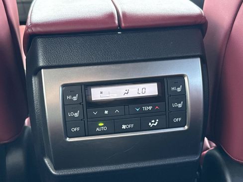 Used 2023 Lexus GX 460 Premium w/ Accessory Package AWD/4WD image 22