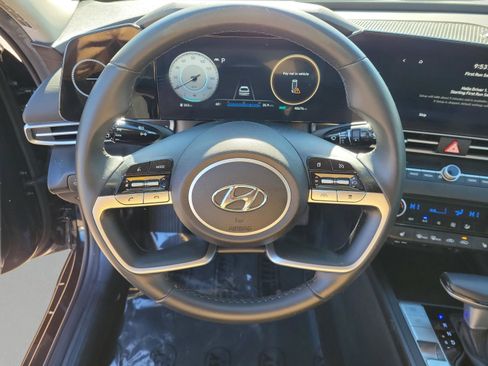 Certified 2023 Hyundai Elantra SEL w/ Convenience Package image 16