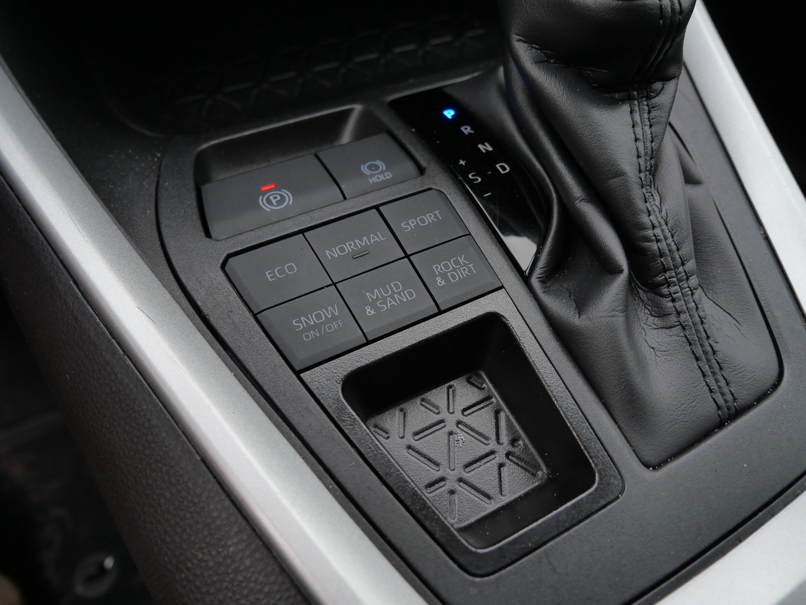 Certified 2025 Toyota RAV4 XLE AWD/4WD image 31
