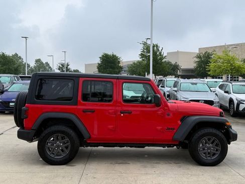 Used 2025 Jeep Wrangler Unlimited Sport AWD/4WD image 5