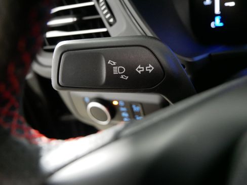 Used 2025 Ford Escape ST-Line AWD/4WD image 32