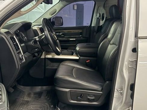 Used 2015 RAM 1500 Laramie w/ Convenience Group AWD/4WD image 16