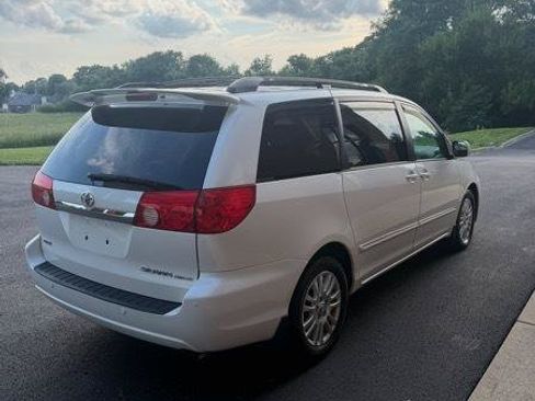 Used 2009 Toyota Sienna FWD image 5