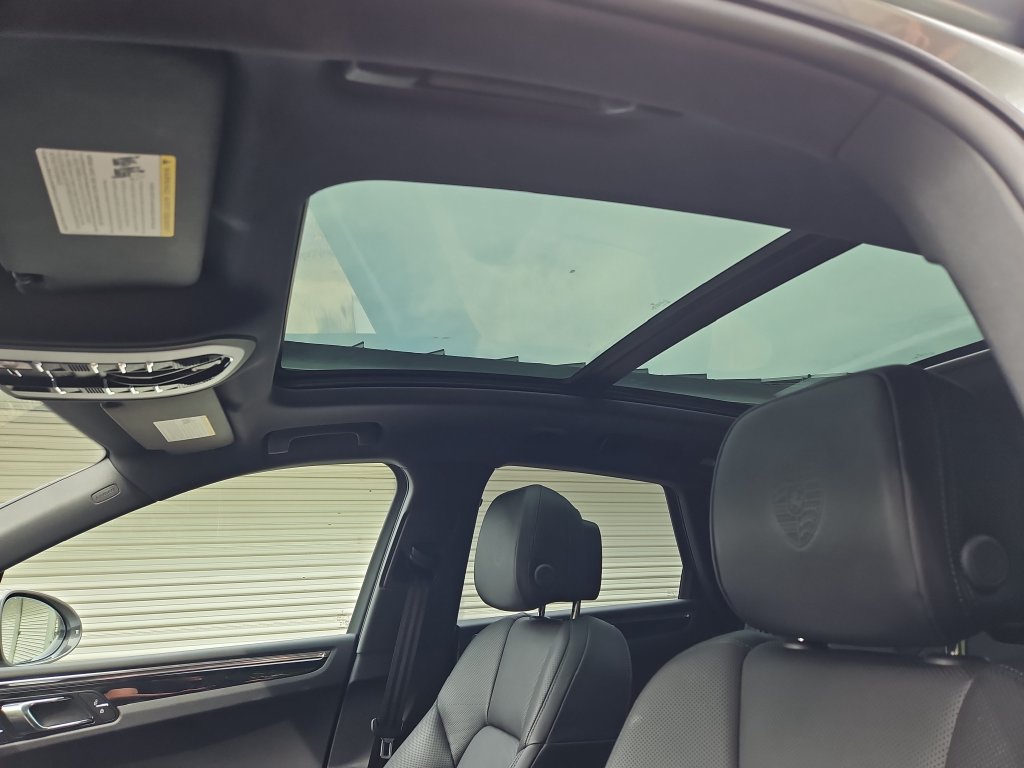 Certified 2026 Porsche Macan Turbo AWD/4WD image 16