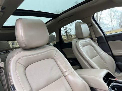 Used 2021 Lincoln Corsair Reserve w/ Equipment Group 201A image 36