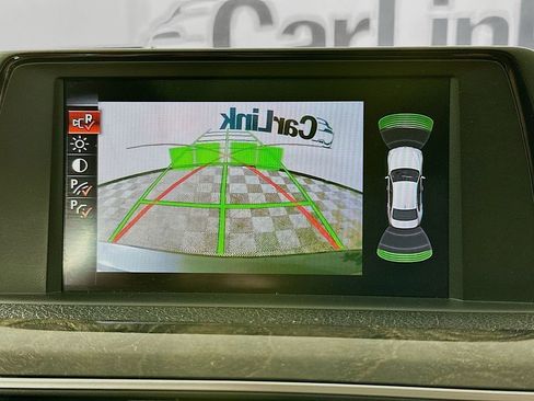 Used 2016 BMW 340i xDrive Sedan w/ Driver Assistance Package image 15