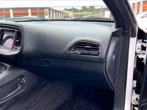 Used 2018 Dodge Challenger SXT image 16