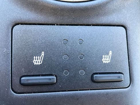 Used 2021 Toyota Camry SE image 5