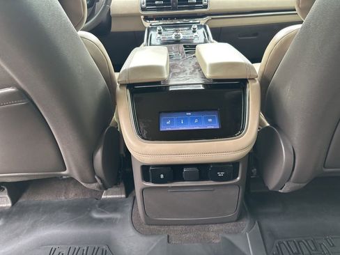Used 2023 Lincoln Navigator Reserve image 12