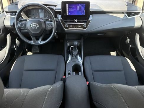 Used 2025 Toyota Corolla LE FWD image 11