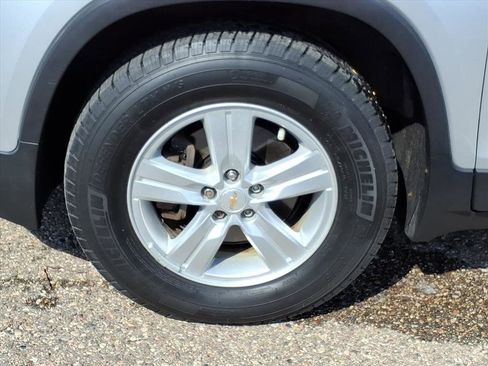 Used 2016 Chevrolet Trax LT w/ LT Convenience Package image 9