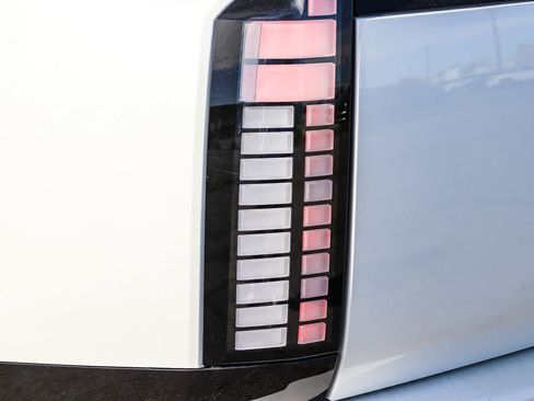 New 2026 Hyundai Ioniq 9 Calligraphy w/ Tow & Go Package image 9