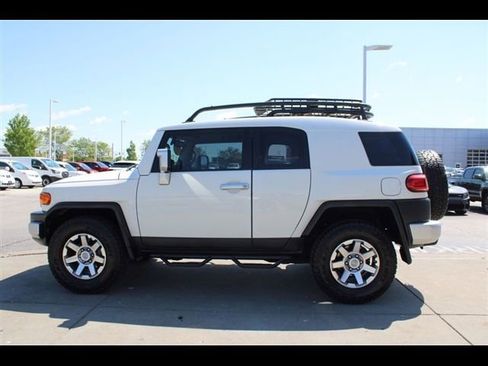 Used 2014 Toyota FJ Cruiser 4WD w/ Convenience Package image 4