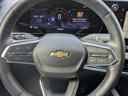 Used 2025 Chevrolet Equinox LT w/ Safety and Technology Package FWD image 13