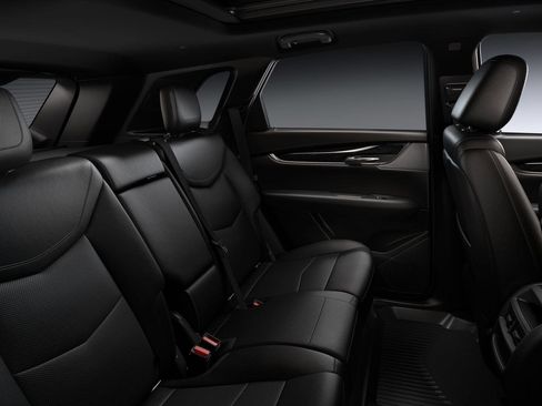 New 2026 Cadillac XT5 Premium Luxury w/ LPO, Floor Liner Package AWD/4WD image 29