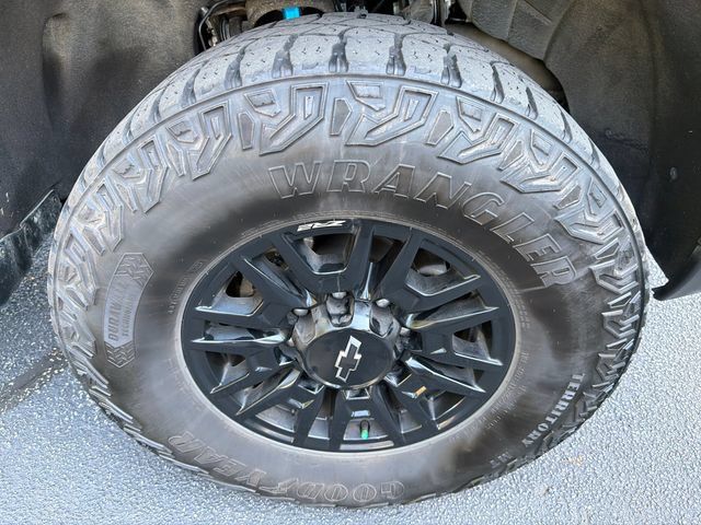 Used 2024 Chevrolet Silverado 2500 ZR2 AWD/4WD image 12
