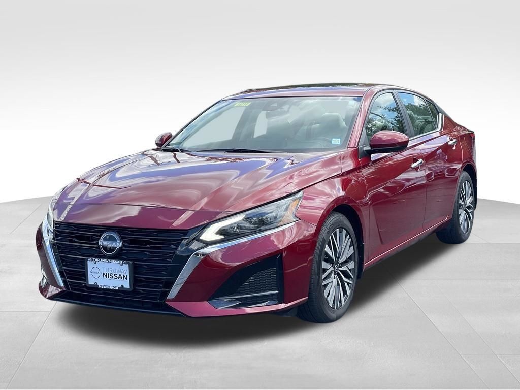 Certified 2023 Nissan Altima 2.5 SV w/ SV Premium Package AWD/4WD image 2
