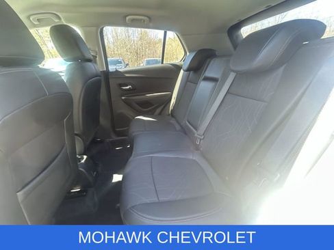 Certified 2020 Chevrolet Trax LT w/ LT Convenience Package AWD/4WD image 24